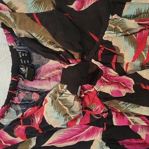 Volcom tropical floral spaghetti strap top size medium - Picture 4 of 7
